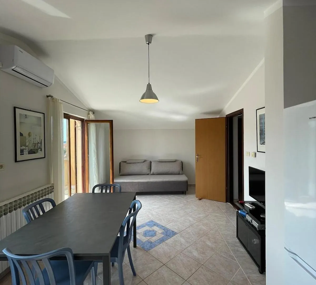Sea Flat Gateway Apartment Peroj