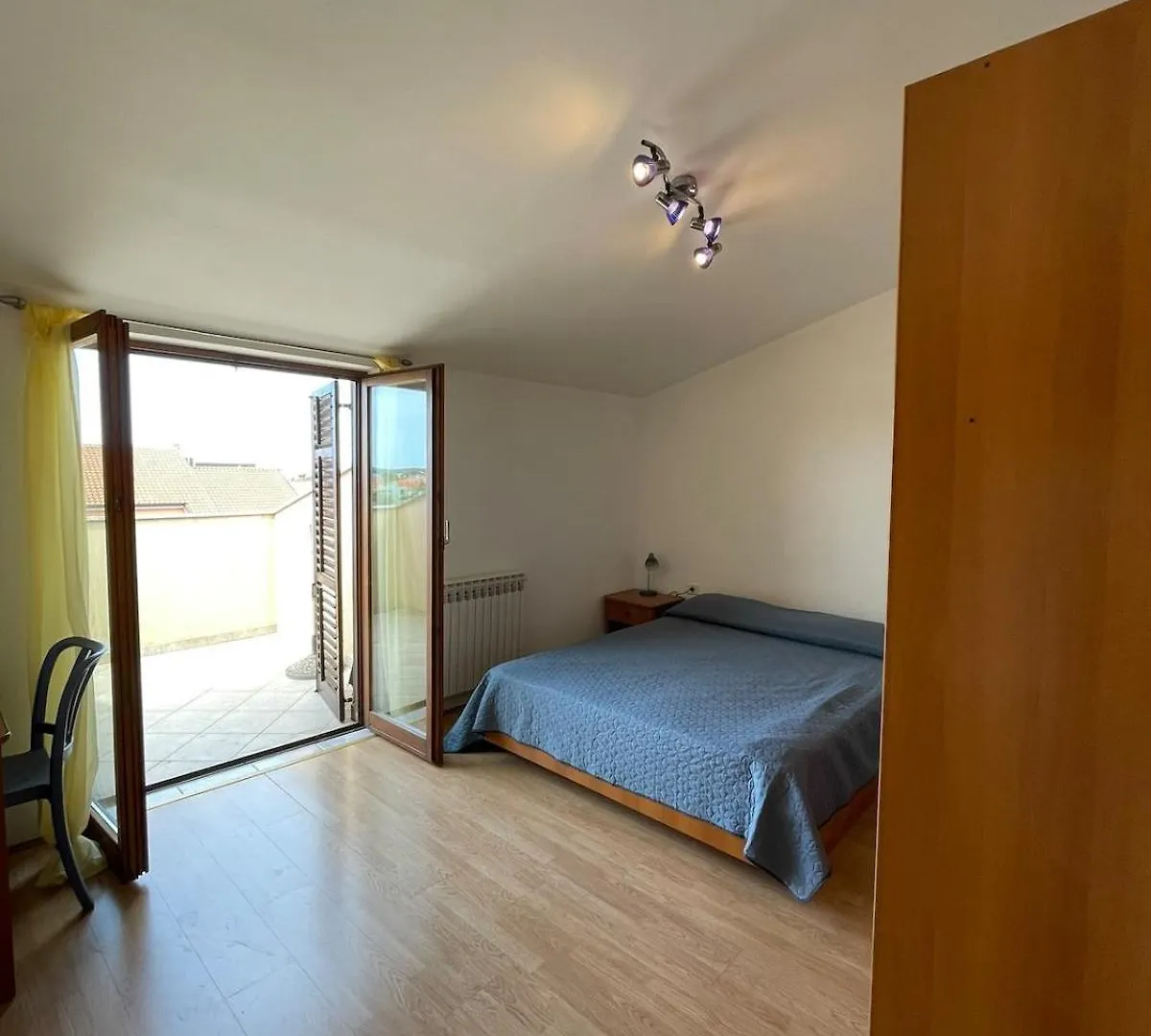 Sea Flat Gateway Apartment Peroj