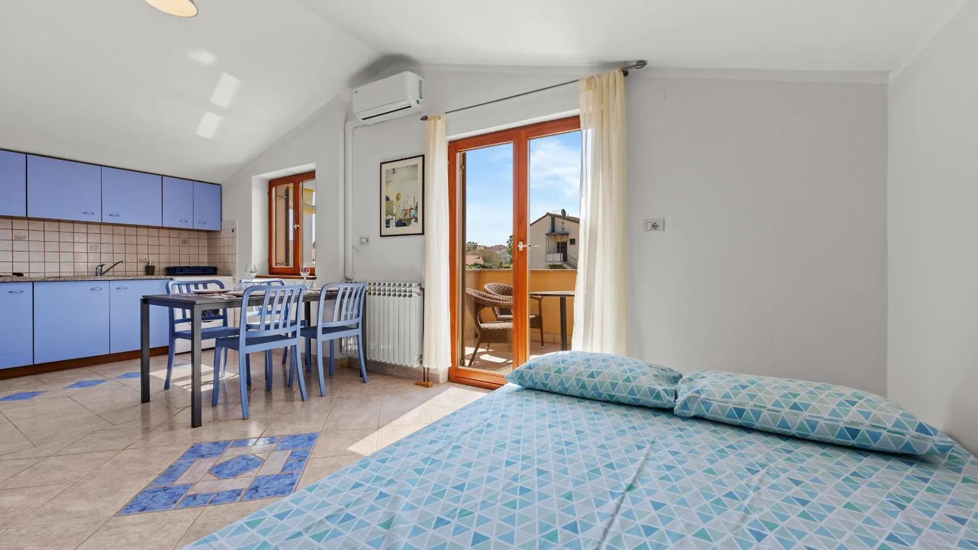 Sea Flat Gateway Apartment Peroj