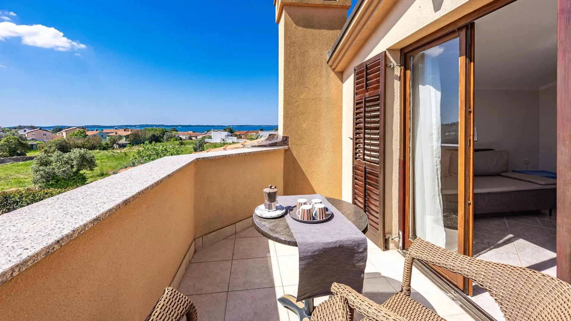 Sea Flat Gateway Apartment Peroj